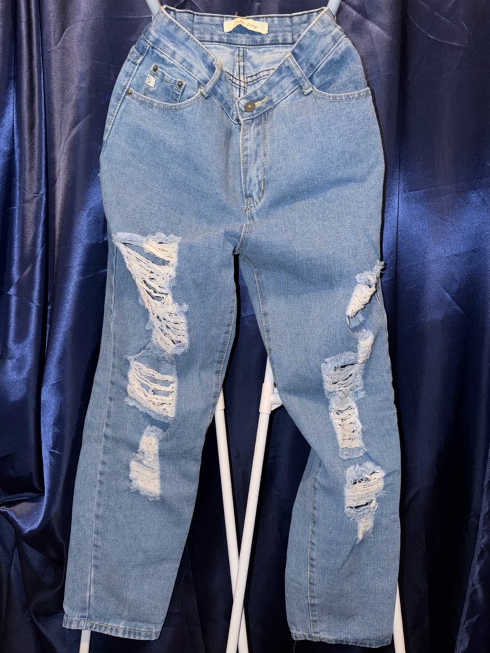 Distressed Light Blue Boyfriend Jeans for Women